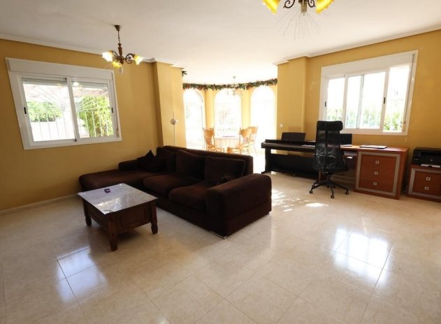 Herverkoop - Rijwoning - Rojales - Doña Pepa