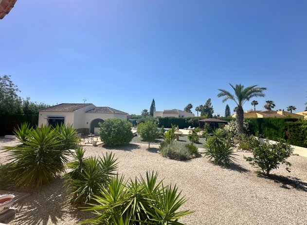 Wiederverkauf - Finca / Ländliches Wohnhaus - Catral
