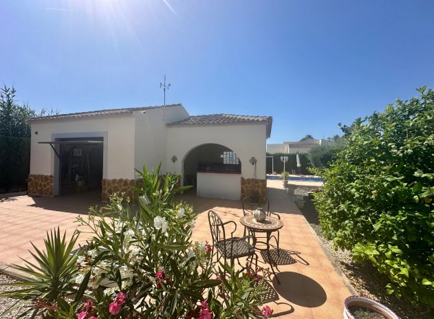 Wiederverkauf - Finca / Ländliches Wohnhaus - Catral