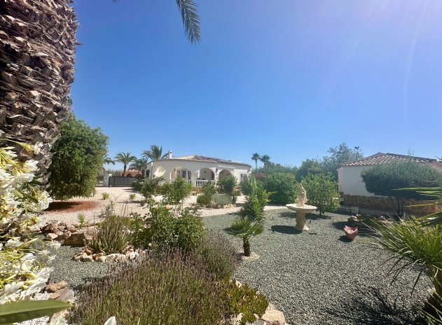 Wiederverkauf - Finca / Ländliches Wohnhaus - Catral
