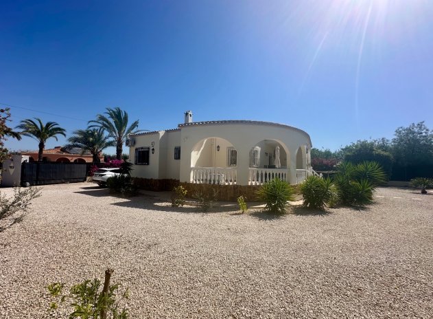 Wiederverkauf - Finca / Ländliches Wohnhaus - Catral