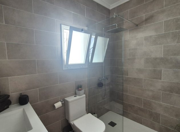 Resale - Villa * - San Miguel de Salinas *