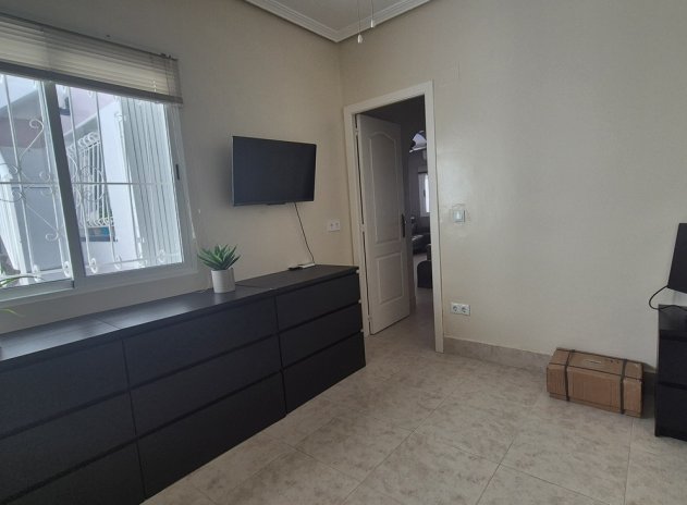 Resale - Villa * - San Miguel de Salinas *
