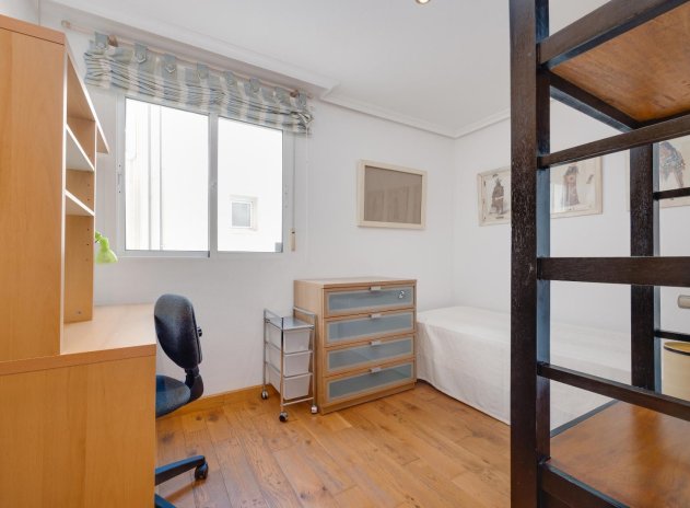 Herverkoop - Appartement - Torrevieja - Playa del Acequión