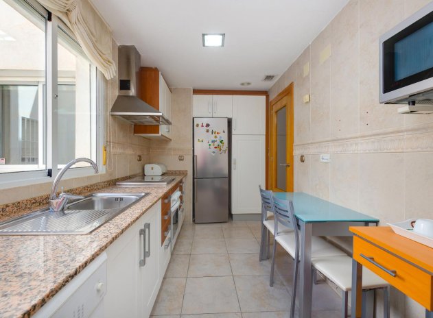 Herverkoop - Appartement - Torrevieja - Playa del Acequión