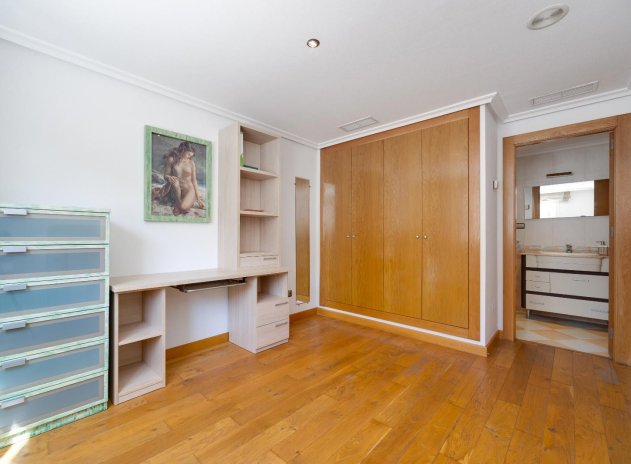 Herverkoop - Appartement - Torrevieja - Playa del Acequión