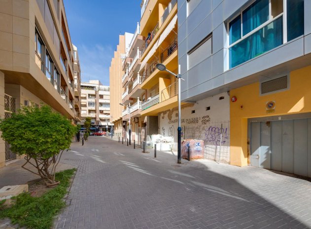 Herverkoop - Appartement - Torrevieja - Playa del Acequión