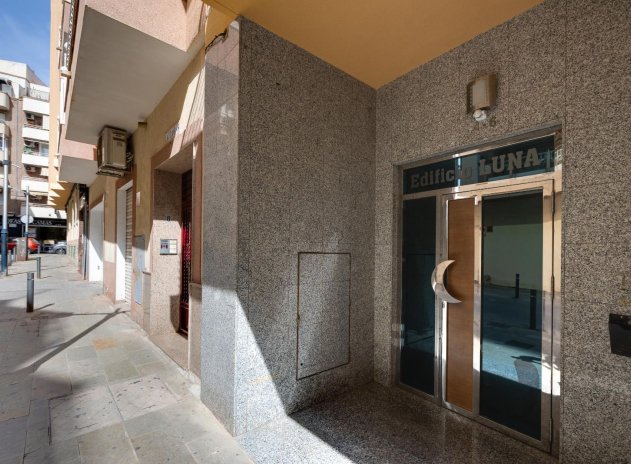 Herverkoop - Appartement - Torrevieja - Playa del Acequión