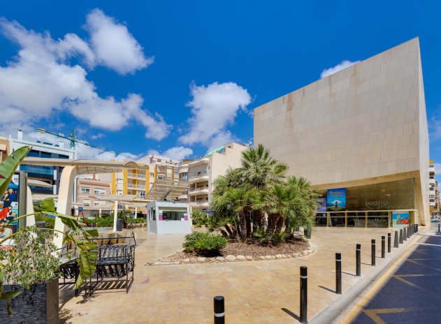 Herverkoop - Appartement - Torrevieja - Playa del Acequión