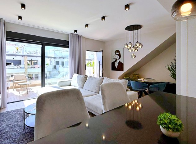 Resale - Apartment / Flat * - Orihuela Costa * - Punta Prima *