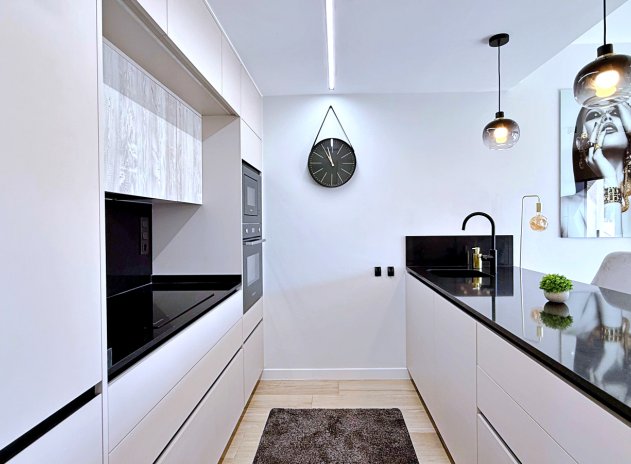 Resale - Apartment / Flat * - Orihuela Costa * - Punta Prima *