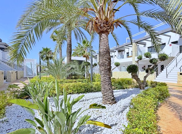 Resale - Apartment / Flat * - Orihuela Costa * - Punta Prima *