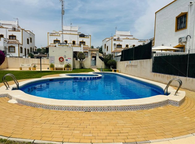 Herverkoop - Rijwoning - Orihuela - Entre Naranjos