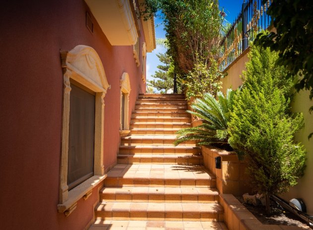 Resale - Villa * - Campoamor *