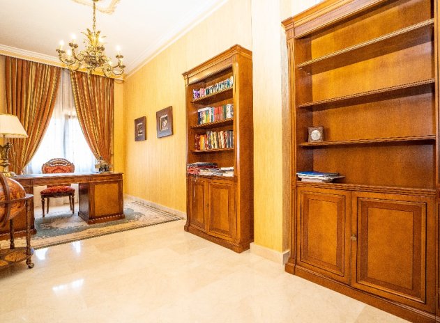 Resale - Villa * - Campoamor *