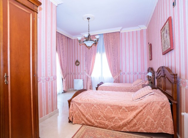 Resale - Villa * - Campoamor *