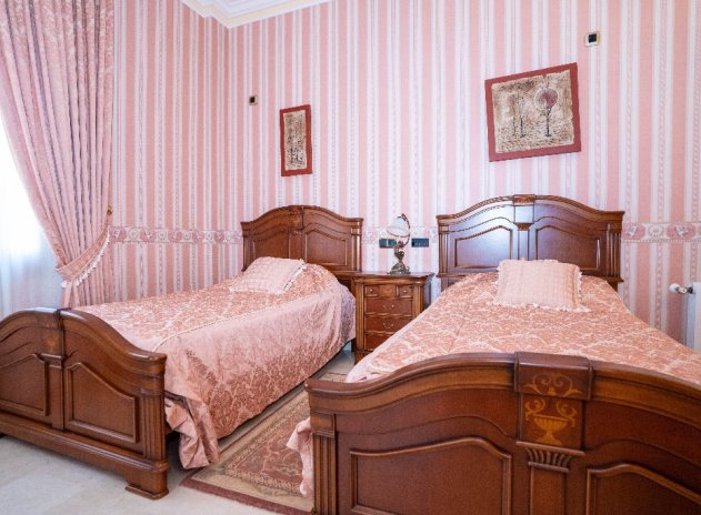 Resale - Villa * - Campoamor *
