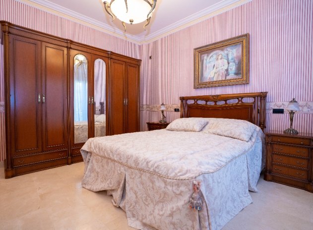 Resale - Villa * - Campoamor *