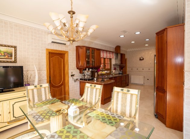Resale - Villa * - Campoamor *