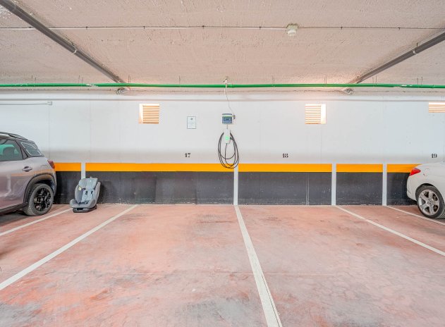 Herverkoop - Rijwoning - Punta Prima