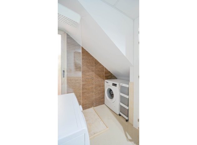 Herverkoop - Rijwoning - Punta Prima