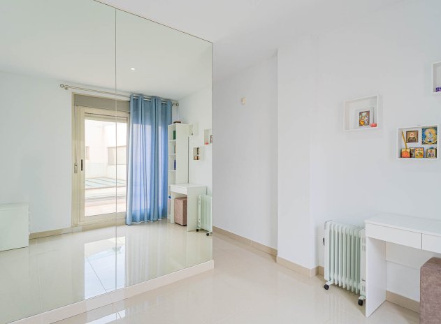 Herverkoop - Rijwoning - Punta Prima