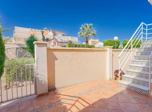 Resale - Townhouse * - Los Altos *