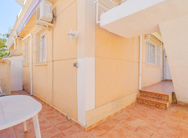 Resale - Townhouse * - Los Altos *
