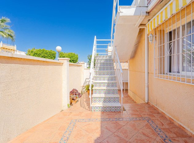 Resale - Townhouse * - Los Altos *