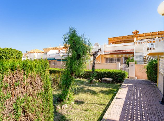 Resale - Townhouse * - Los Altos *