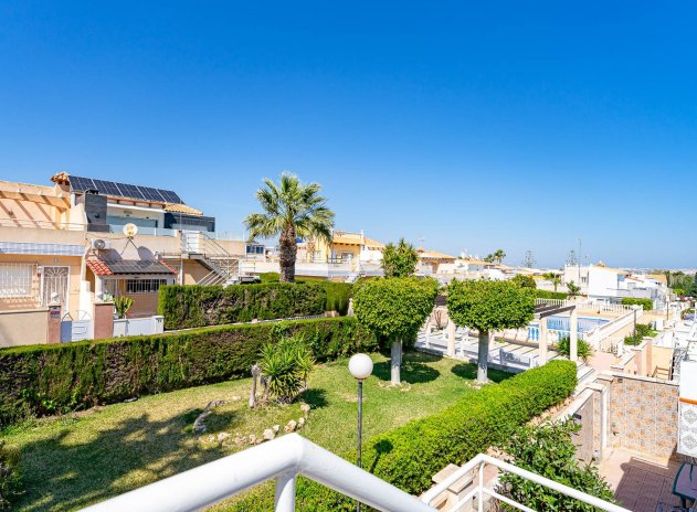 Resale - Townhouse * - Los Altos *