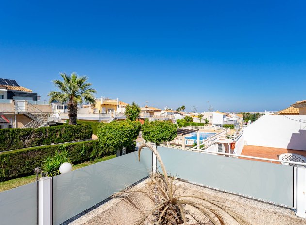 Resale - Townhouse * - Los Altos *