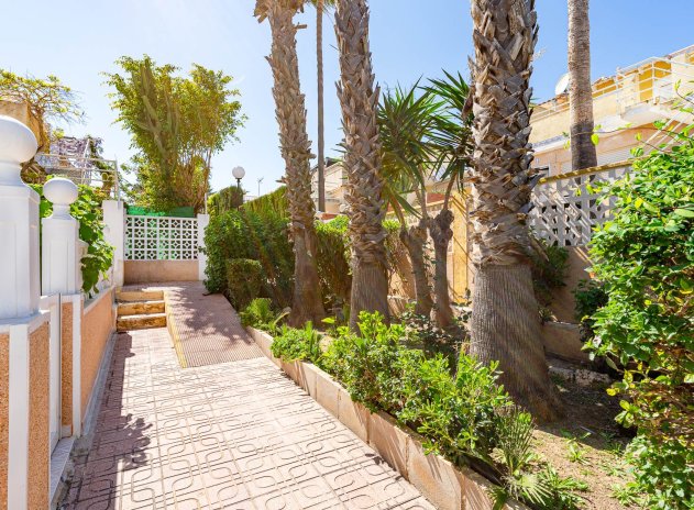 Resale - Townhouse * - Los Altos *