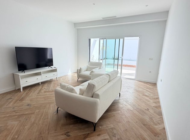 Resale - Townhouse * - Catral *