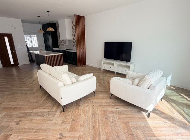 Resale - Townhouse * - Catral *