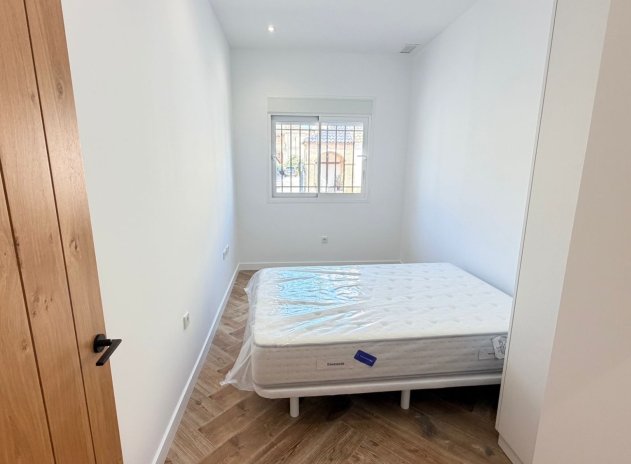 Resale - Townhouse * - Catral *