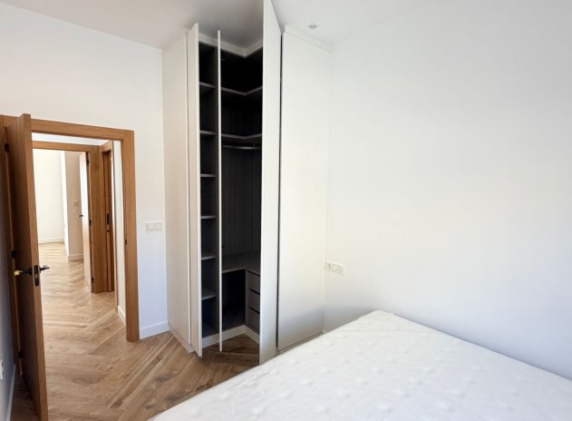Resale - Townhouse * - Catral *
