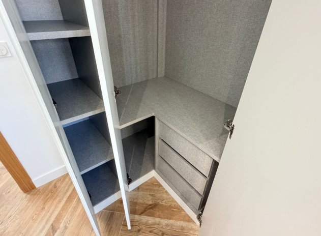Resale - Townhouse * - Catral *