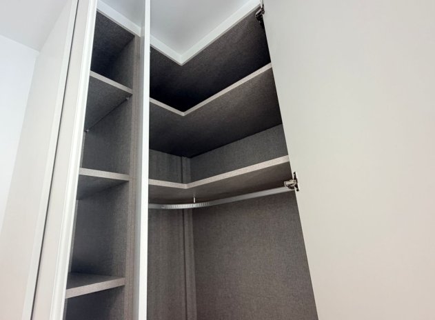 Resale - Townhouse * - Catral *