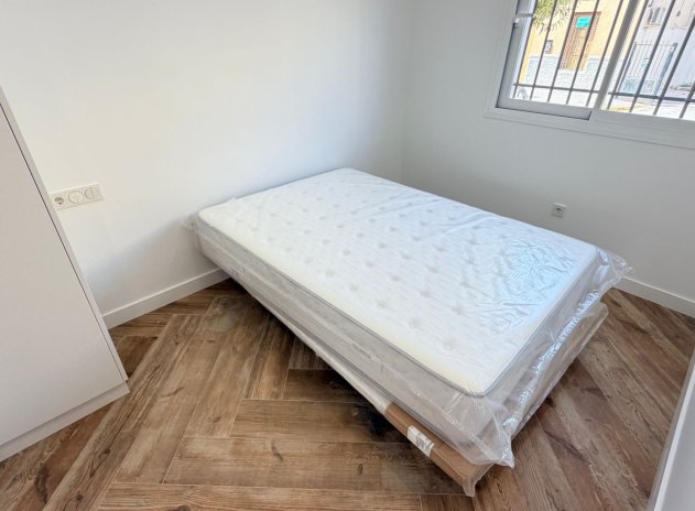 Resale - Townhouse * - Catral *