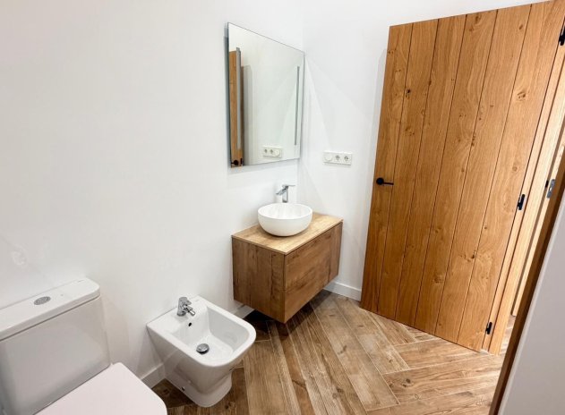 Resale - Townhouse * - Catral *