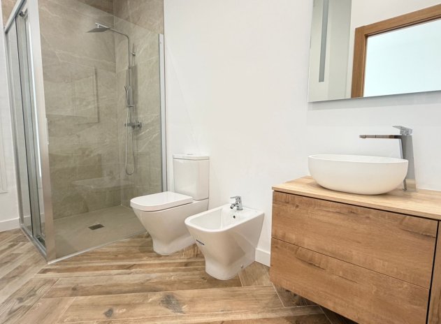 Resale - Townhouse * - Catral *