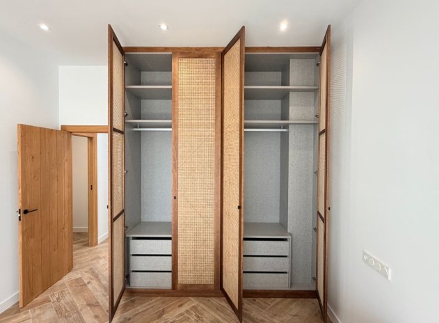 Resale - Townhouse * - Catral *