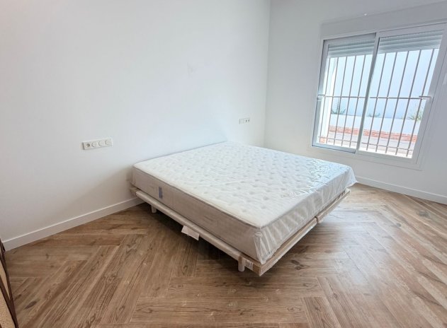 Resale - Townhouse * - Catral *