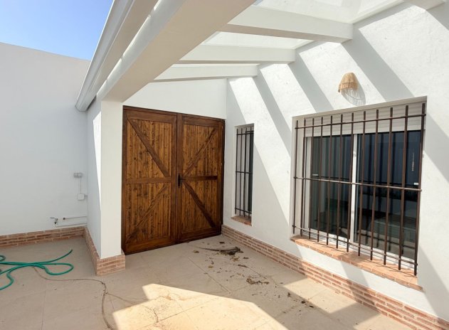 Resale - Townhouse * - Catral *