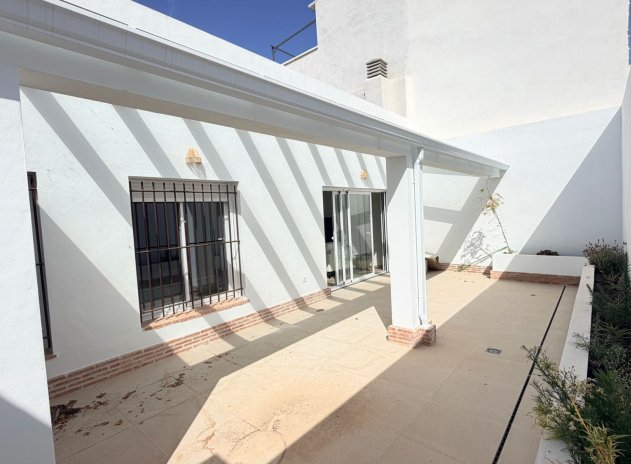 Resale - Townhouse * - Catral *