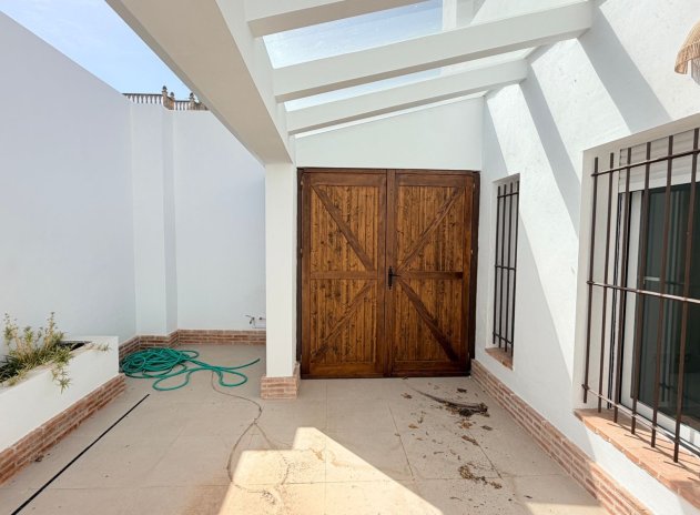 Resale - Townhouse * - Catral *