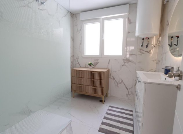 Herverkoop - Appartement - Torrevieja - Acequion