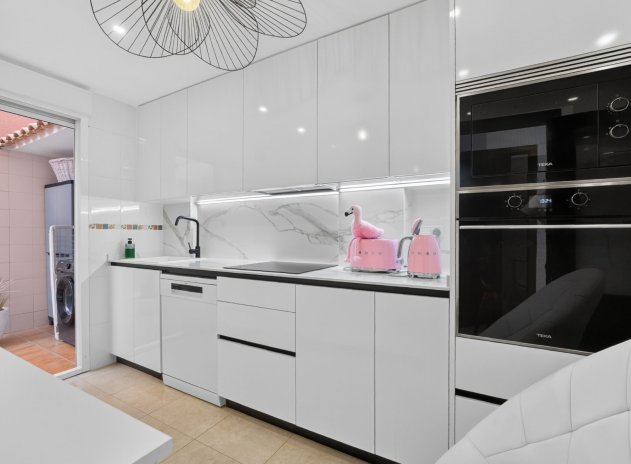 Resale - Apartment / Flat * - Bigastro *