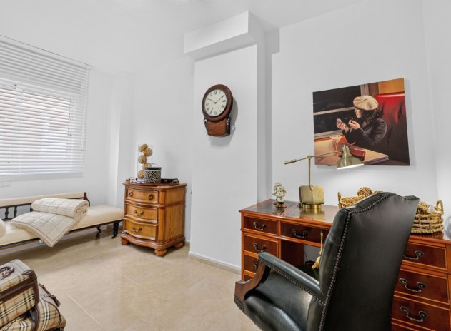 Resale - Apartment / Flat * - Bigastro *